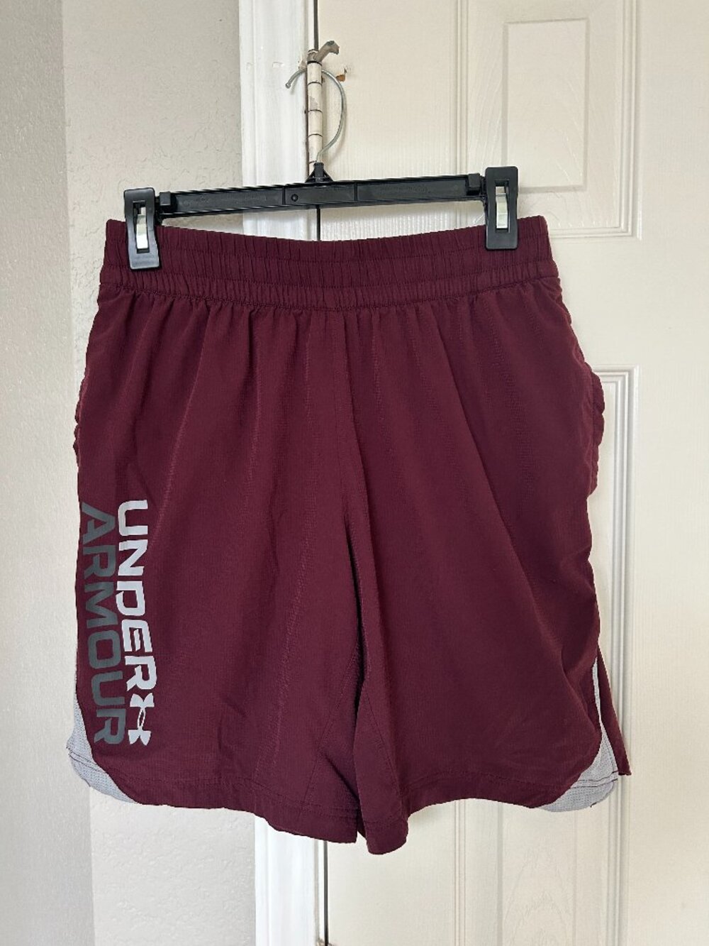 Under Armour Men's Athletic Shorts - Maroon - Medium